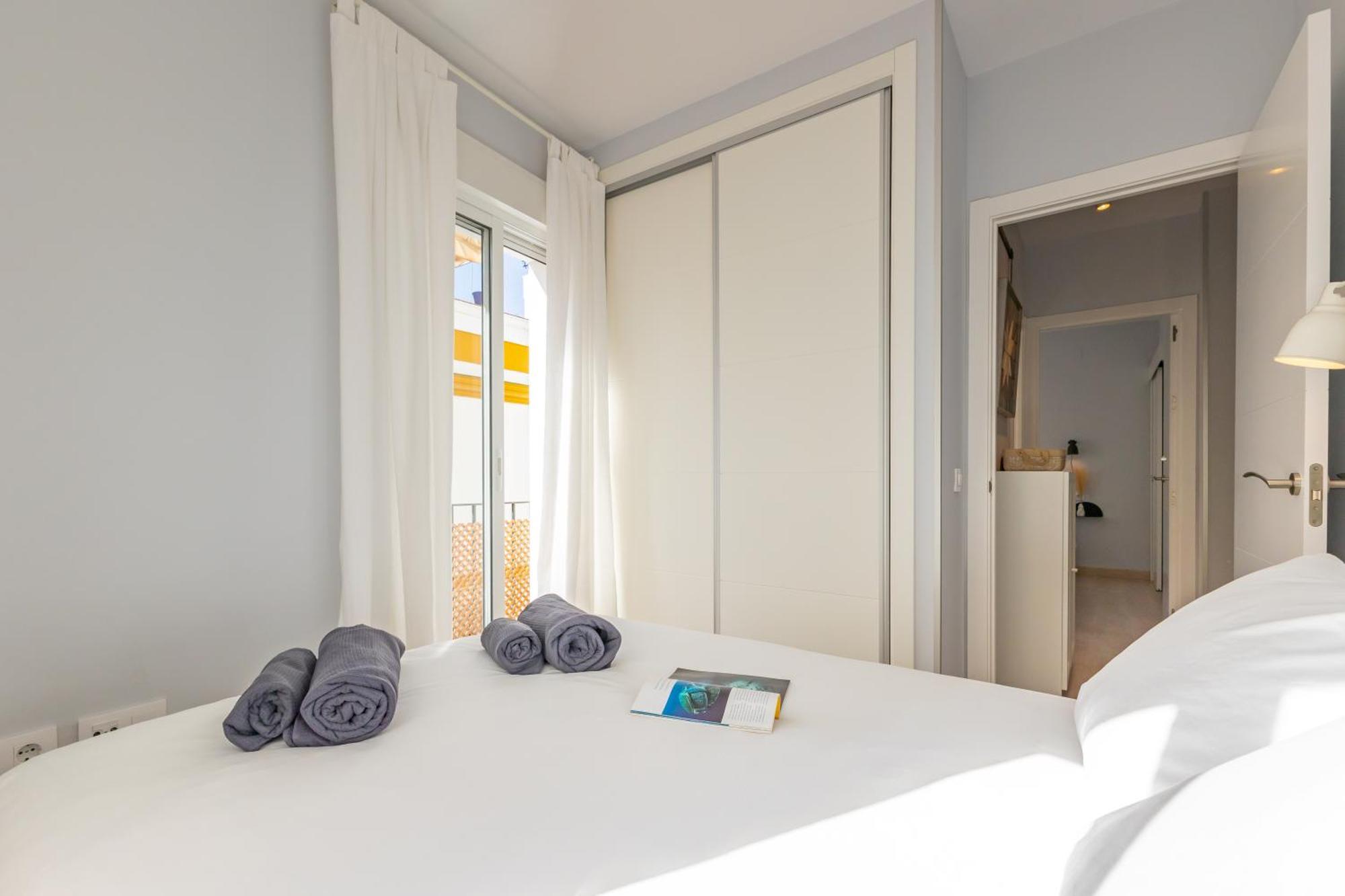 Charming 2 Bedroom Apartment At Iconic Triana Neighborhood By Ocityzen เซบีญา ภายนอก รูปภาพ