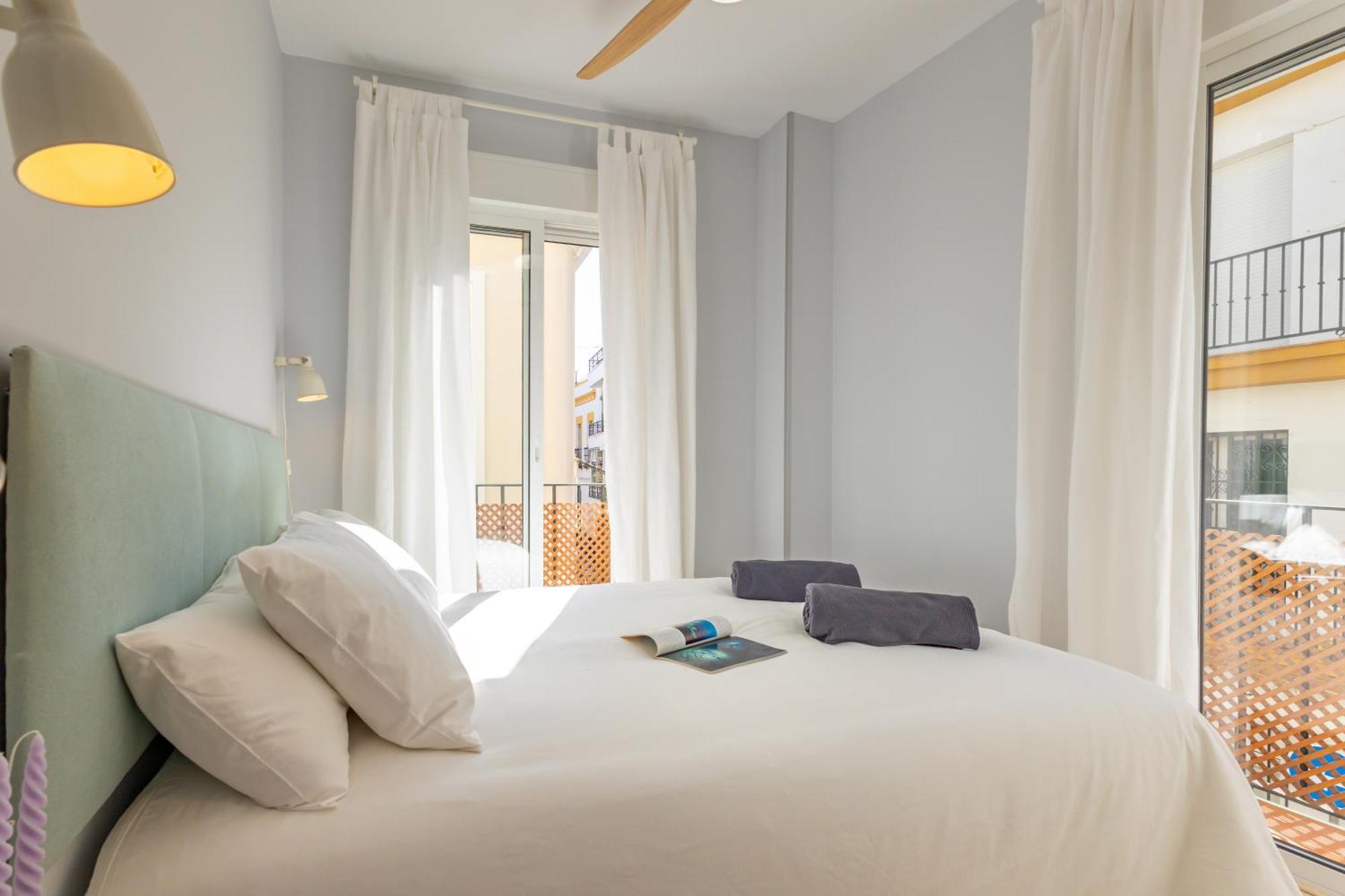 Charming 2 Bedroom Apartment At Iconic Triana Neighborhood By Ocityzen เซบีญา ภายนอก รูปภาพ